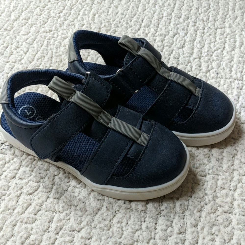 Cat and Jack boys size 7 navy blue sandals